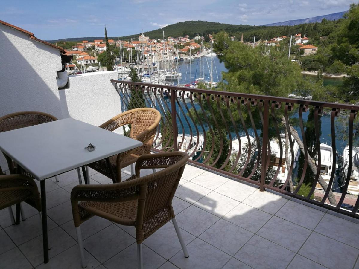 Ivanka Apartments Vrboska Eksteriør billede