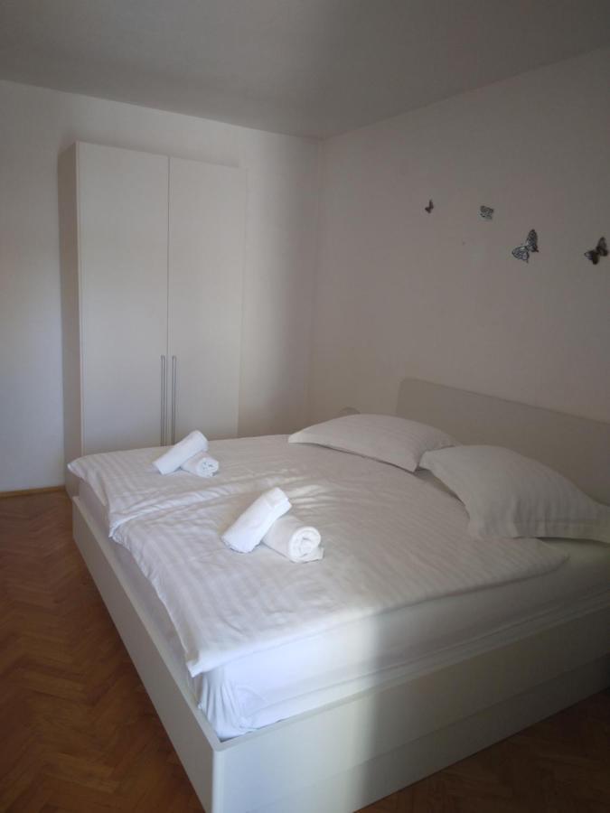 Ivanka Apartments Vrboska Eksteriør billede
