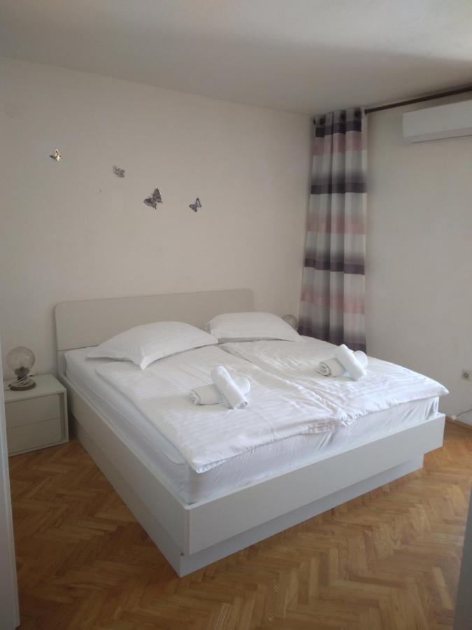 Ivanka Apartments Vrboska Eksteriør billede